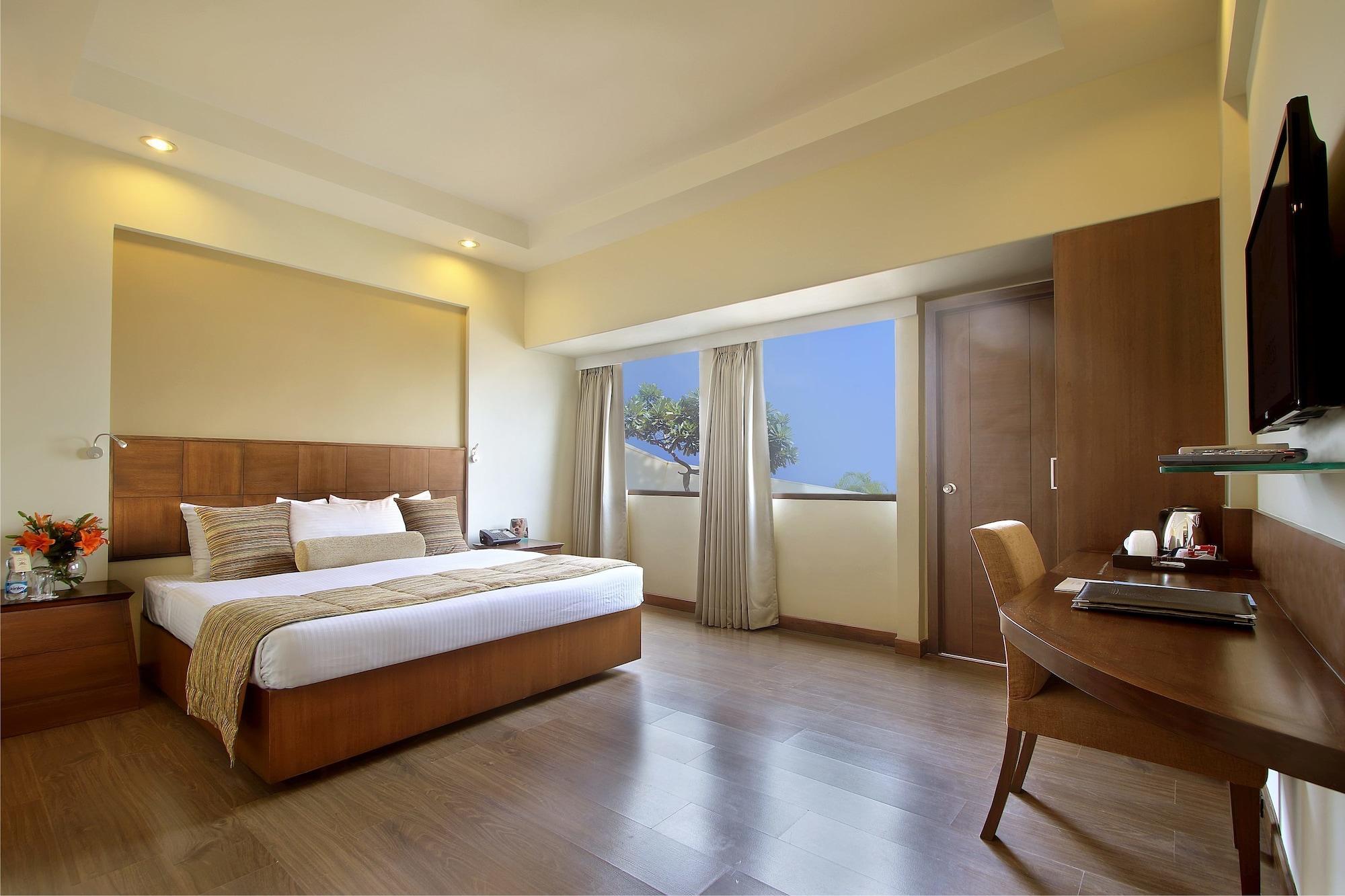 เอ็กซ์เพลสทาวเวอร์โฮเต็ล Hotel วาโดดารา ภายนอก รูปภาพ