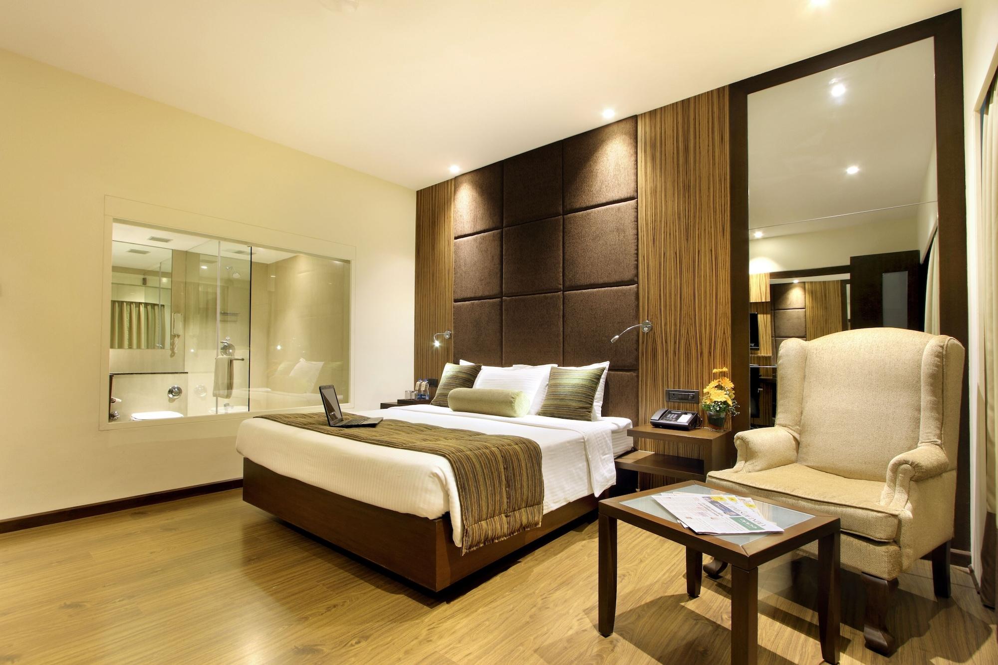 เอ็กซ์เพลสทาวเวอร์โฮเต็ล Hotel วาโดดารา ภายนอก รูปภาพ