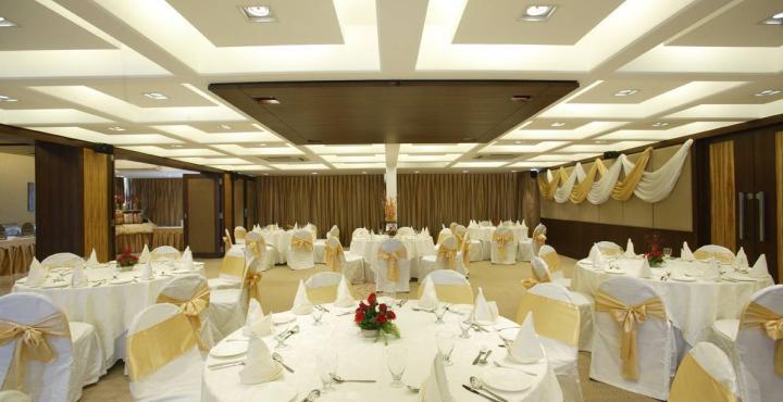 เอ็กซ์เพลสทาวเวอร์โฮเต็ล Hotel วาโดดารา ภายนอก รูปภาพ