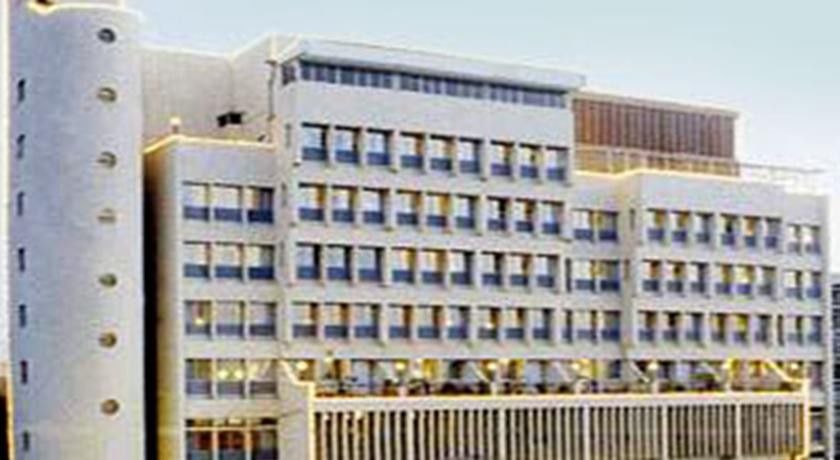 เอ็กซ์เพลสทาวเวอร์โฮเต็ล Hotel วาโดดารา ภายนอก รูปภาพ