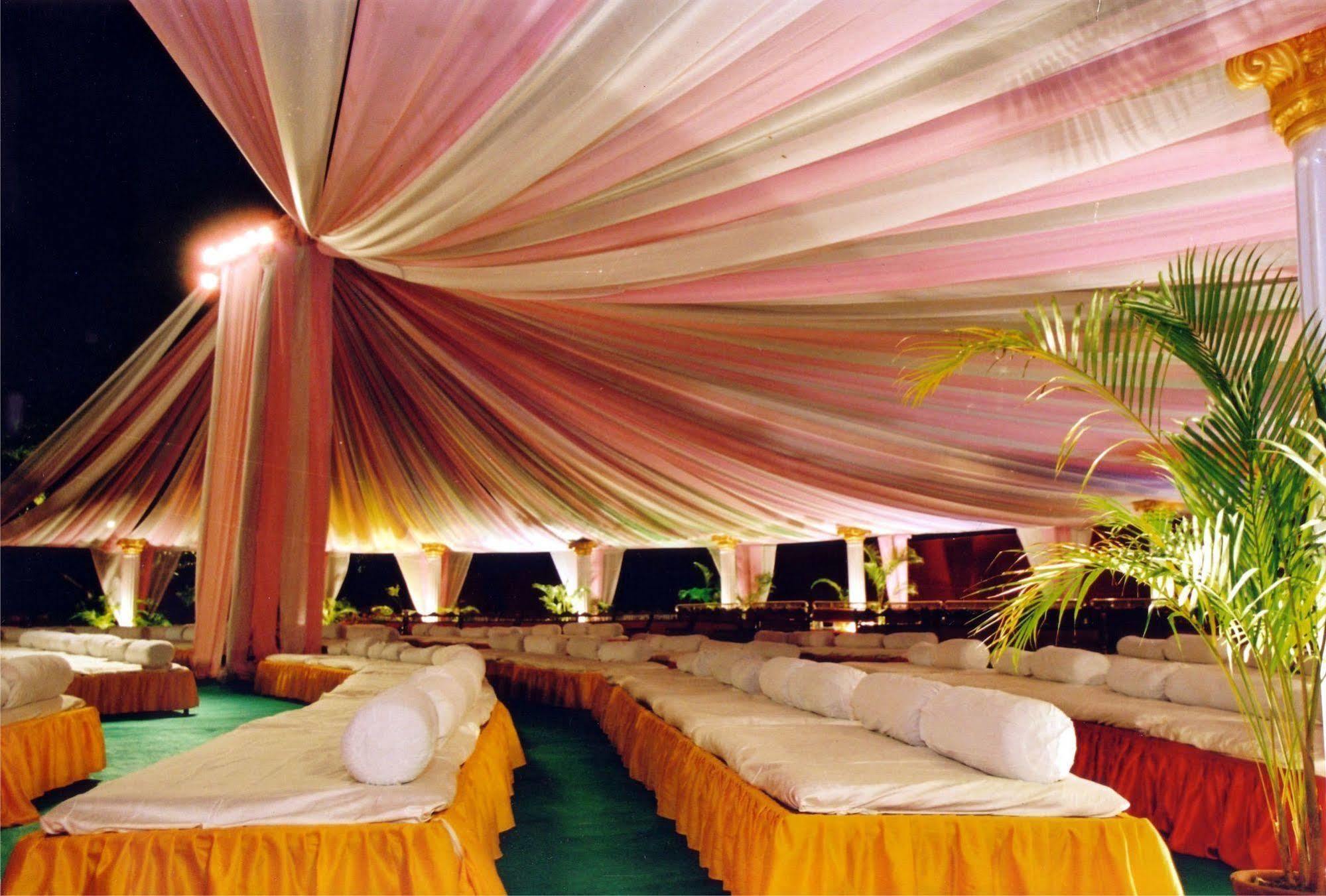เอ็กซ์เพลสทาวเวอร์โฮเต็ล Hotel วาโดดารา ภายนอก รูปภาพ